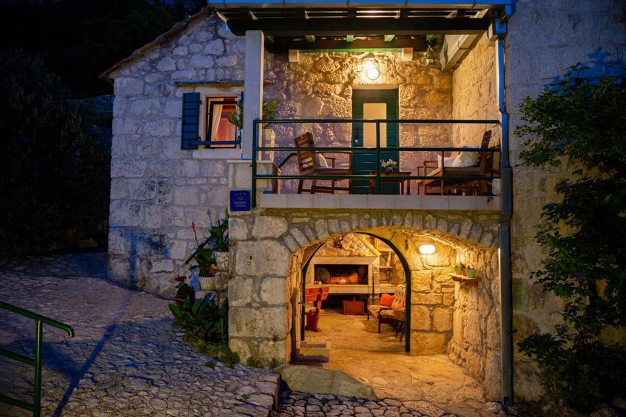 Bast Stone House Nikolina With Heated Poolヴィラ エクステリア 写真